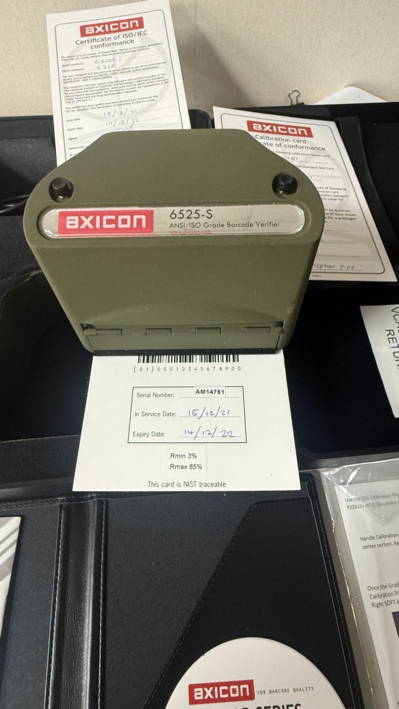 Axicon 6525-S 搭配 NIST traceable calibration card 實拍